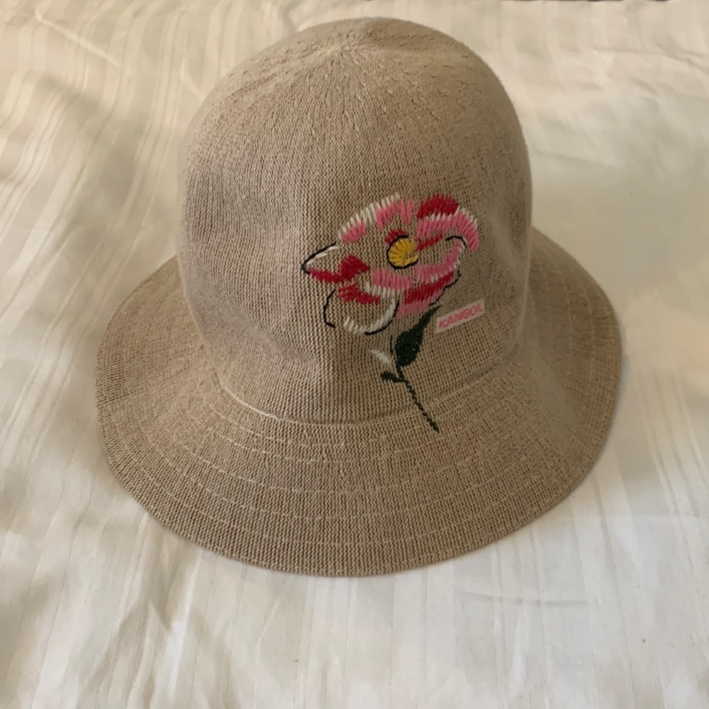 Kanglo founded Daisy stitch Cloche ,Kids XL, tan